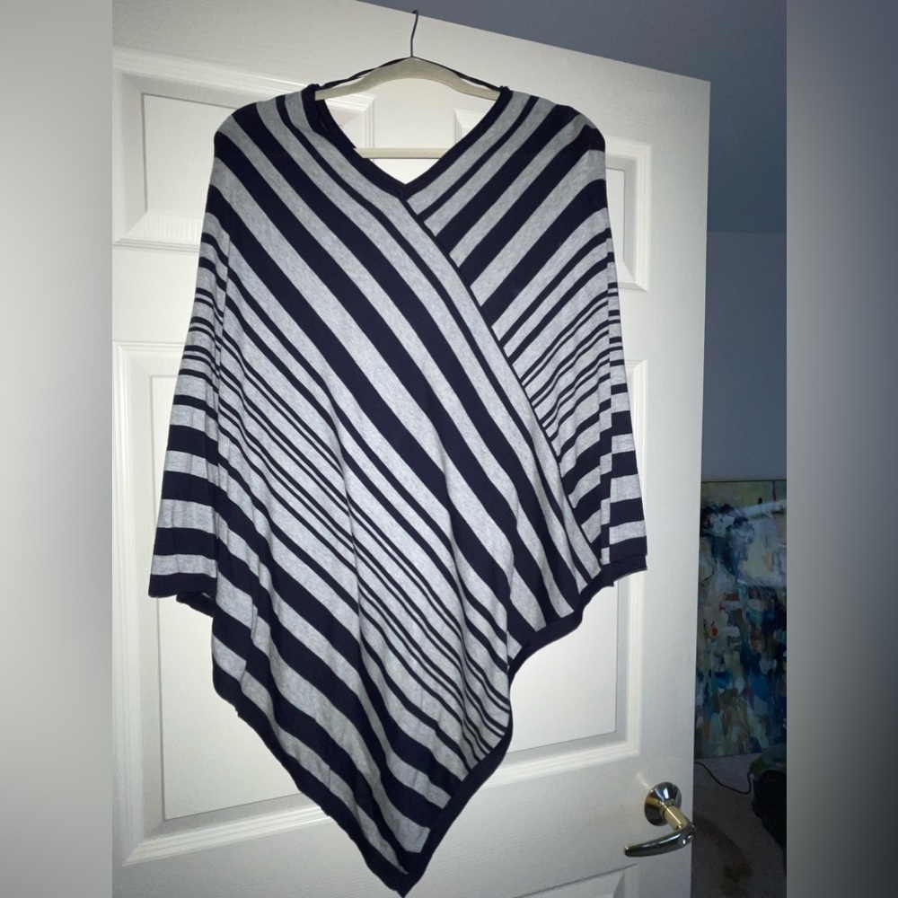 Jones New York v-neck poncho - New With Tags!!